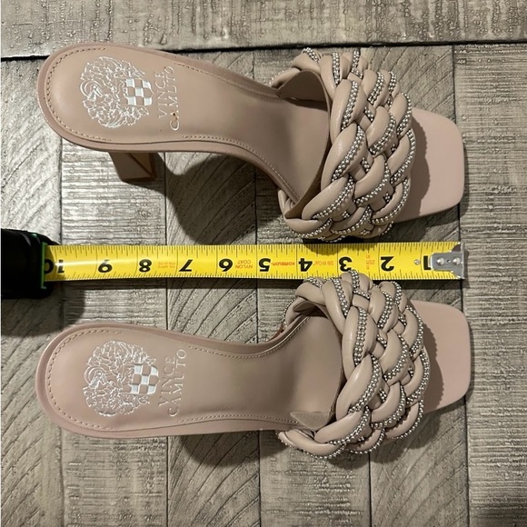 VINCE Camuto Rayley Sandal, Color: Taupe/Stone, size 8M - Picture 11 of 12